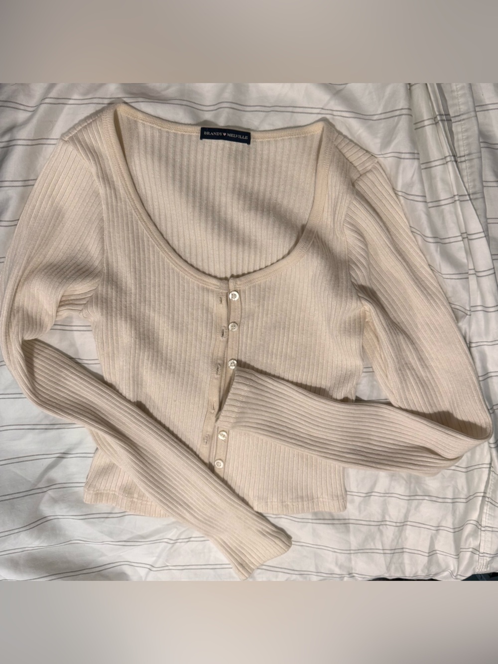 Brandy Melville Ribbed Button-Up Sweater cardigan in Cream